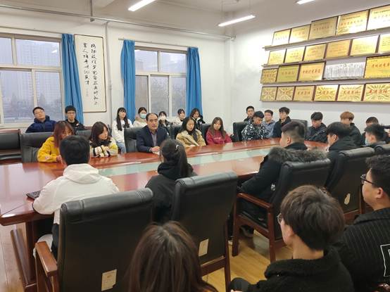 说明: F:\H\suncitygroup太阳新城\A党务工作\通讯稿\员工干部会议\2020.12.2.员工干部培训培养大会\微信图片_20201202094854.jpg