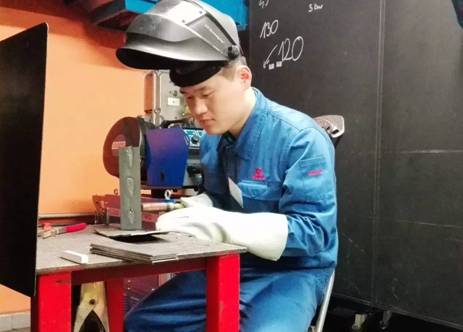 杨凯